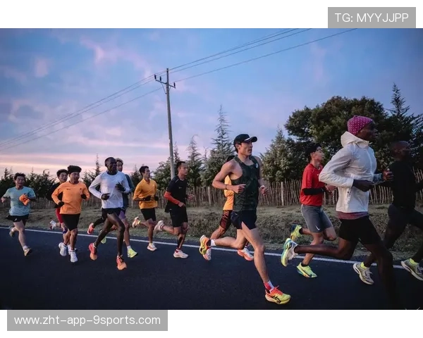 长跑年度盛会：肯尼亚运动员屡破纪录，赛场火爆！，肯尼亚长跑运动员训练计划